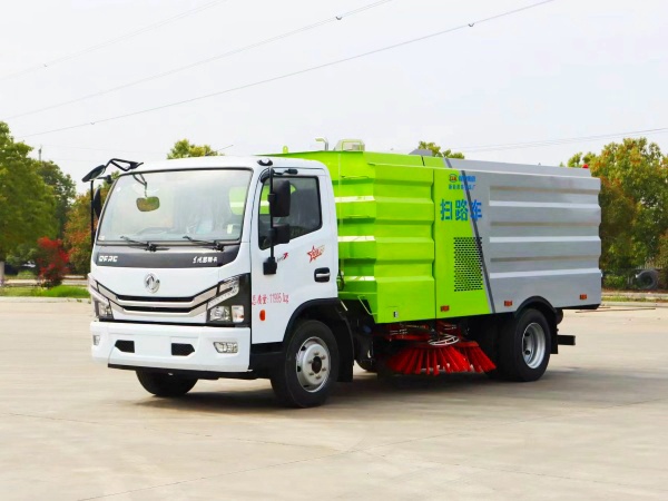 东风多利卡扫路车