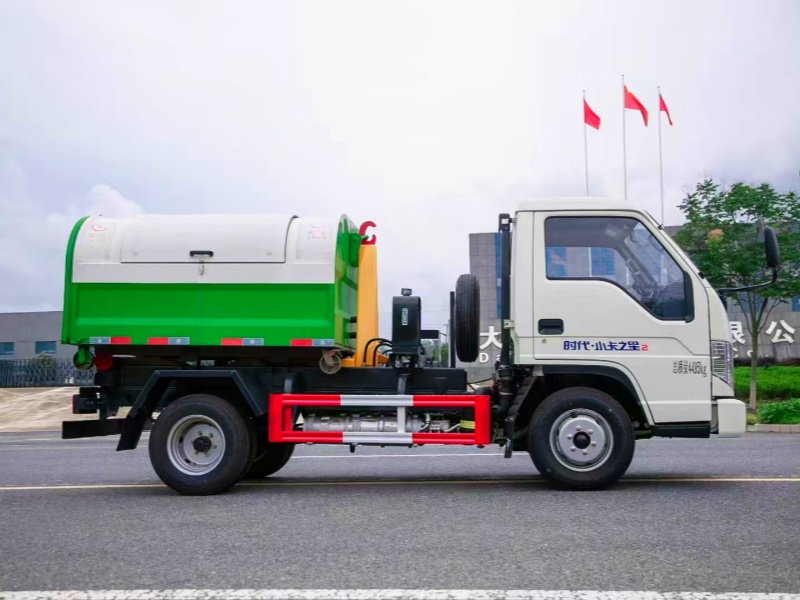 福田小卡4方钩臂垃圾车