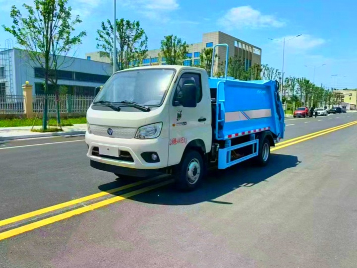 新能源福田4.5方压缩垃圾车,新能源5方垃圾车，纯电动垃圾车